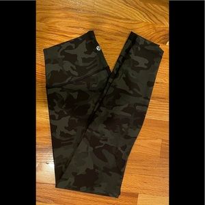 Lulu lemon Wunder Under 28” Camo Green legging.